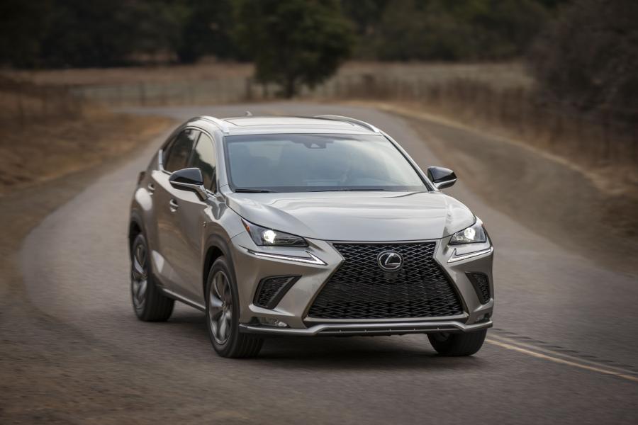  Lexus NX300 F-Sport 2017 года  (NA) (фото 20 из 41)